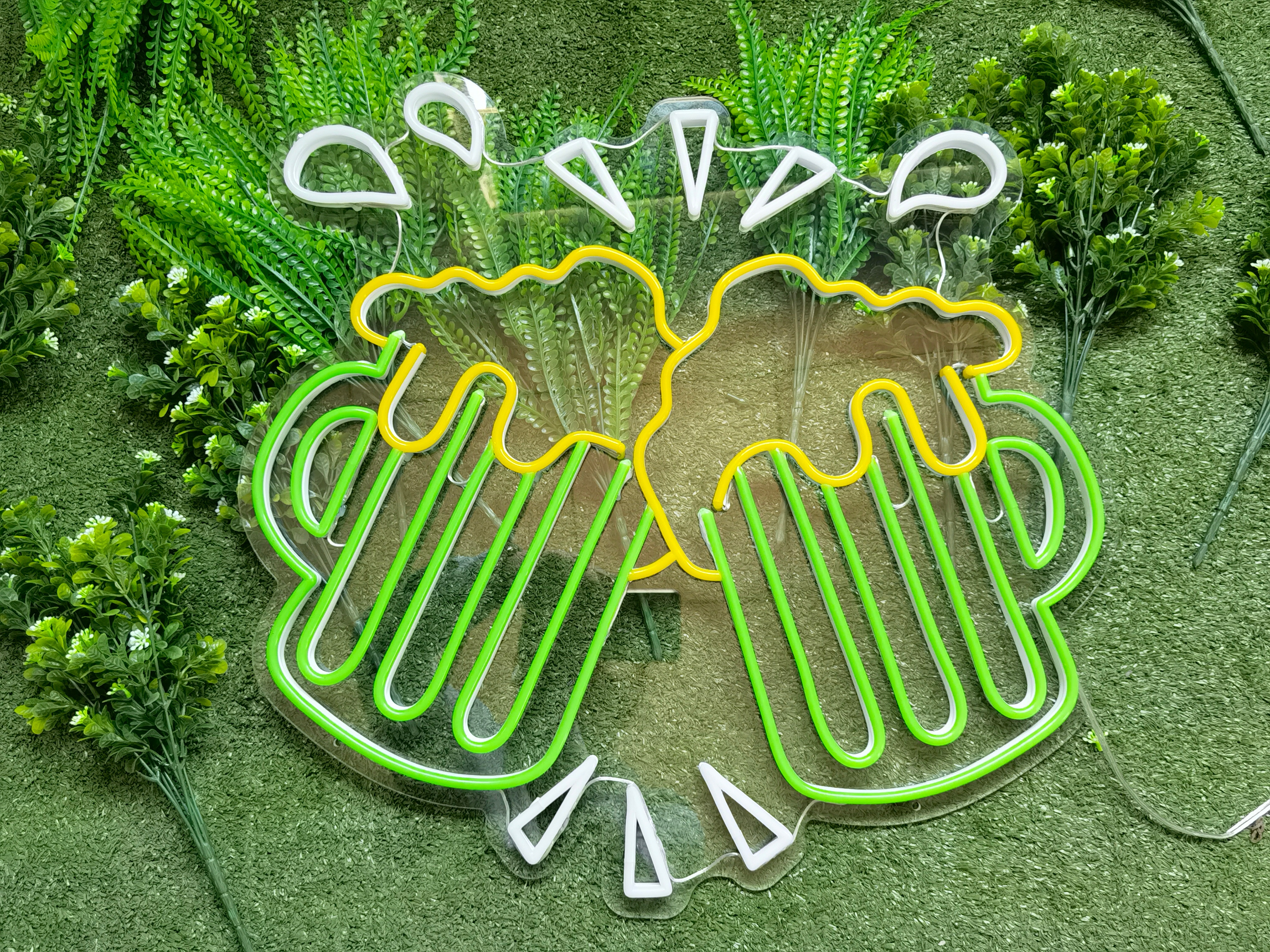 为什么万世腾的霓虹灯牌敢说“用十年”？因为我们从不在这件事上妥协。