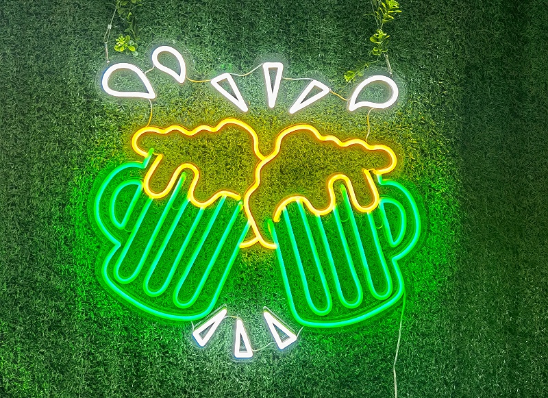 beer neon sign