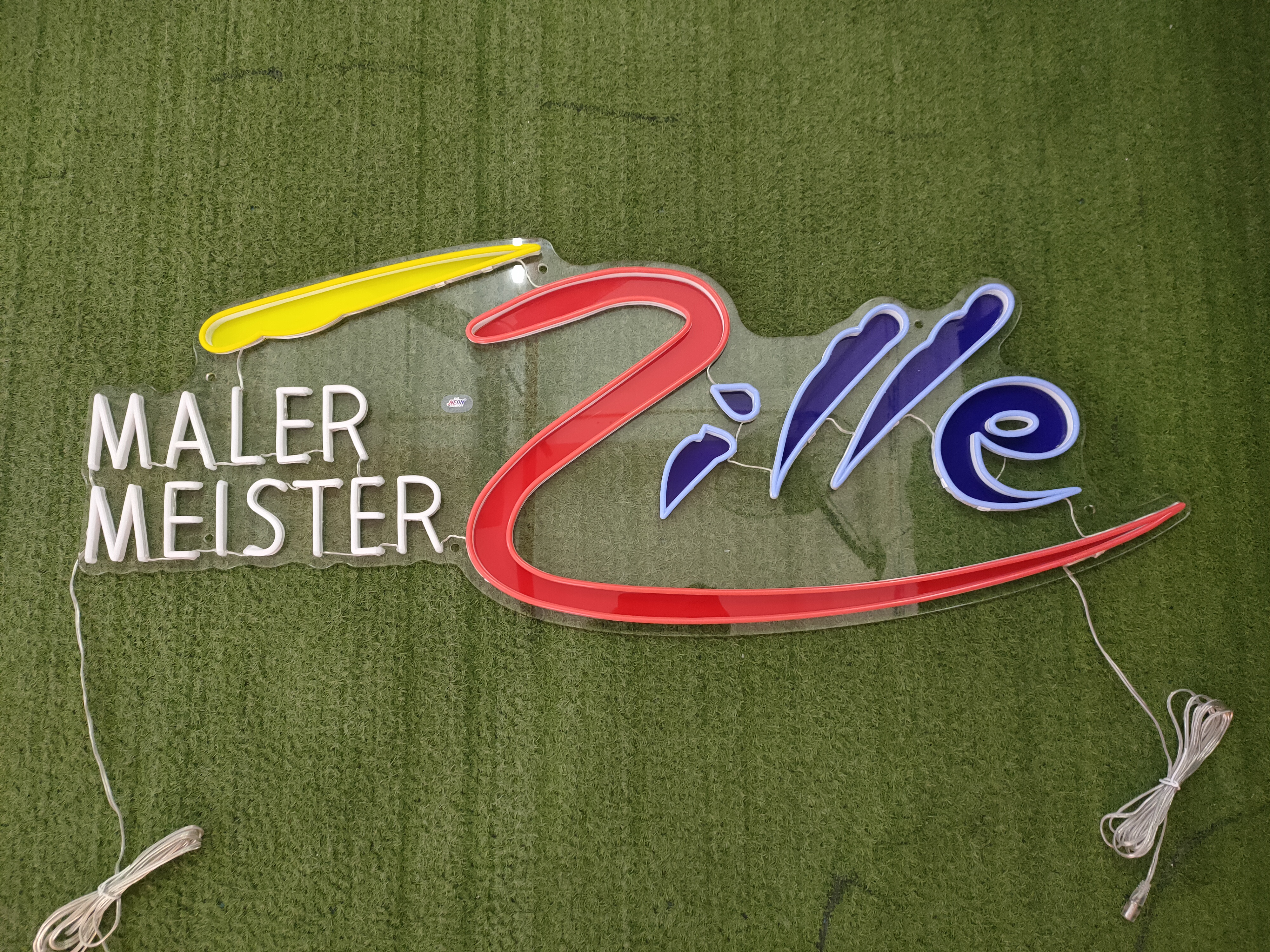 精准还原，点亮品牌：“MALER MEISTER Zille”定制LED霓虹灯招牌的卓越工艺